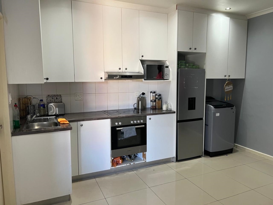 7 Bedroom Property for Sale in Malibu Village Western Cape